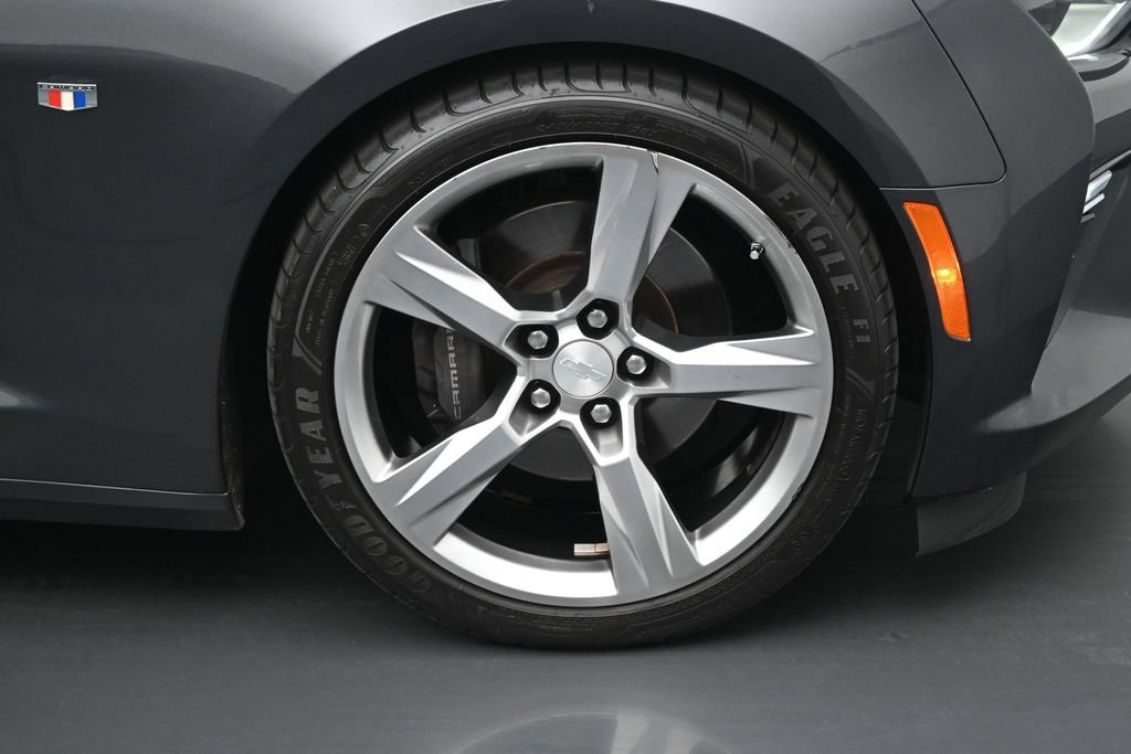 Used 2018 Gray Chevrolet SS image 21
