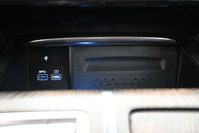 Used 2024 White Genesis 2.5T image 3