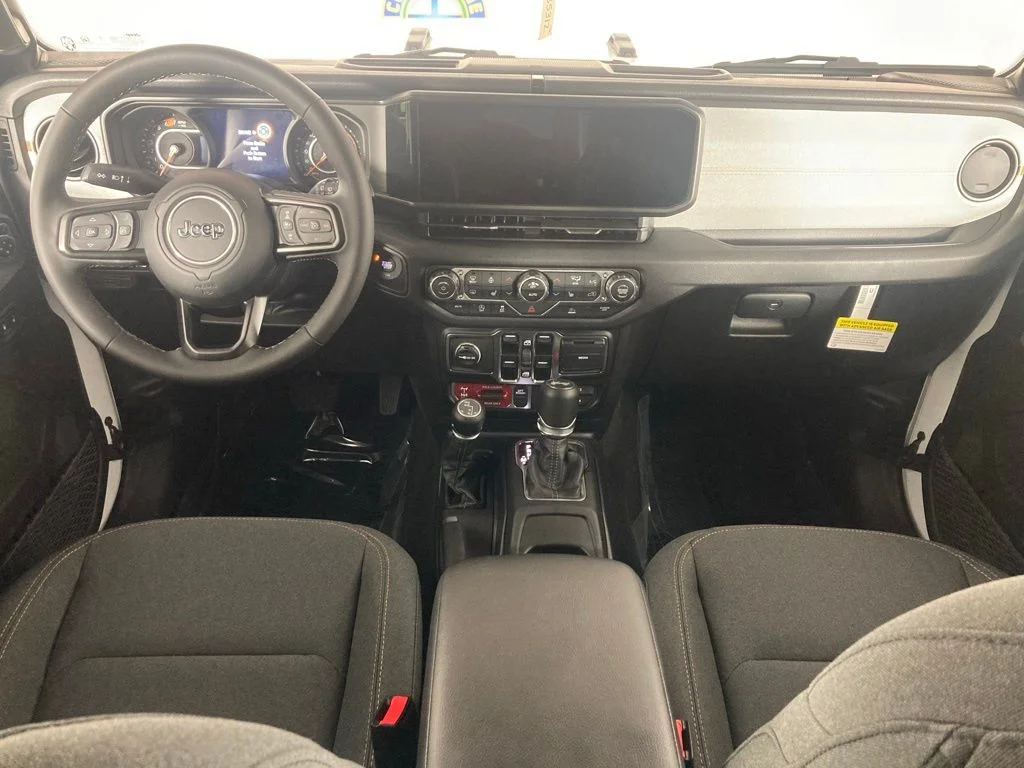 2025 Jeep Wrangler 4-Door Willys - Photo 7