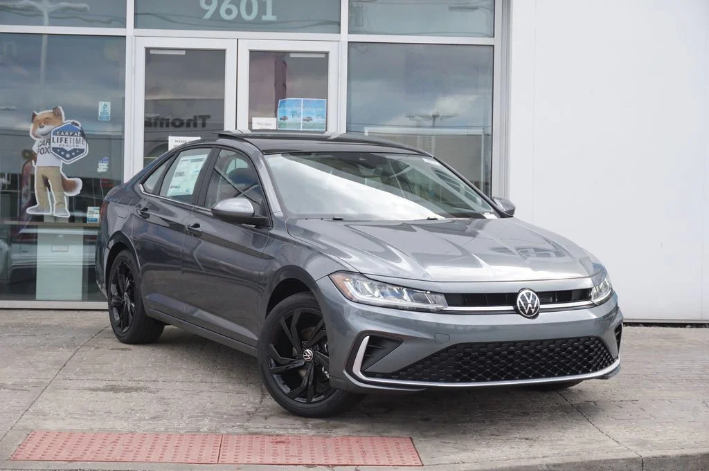 New 2026 Gray Volkswagen 1.5T SE image 2