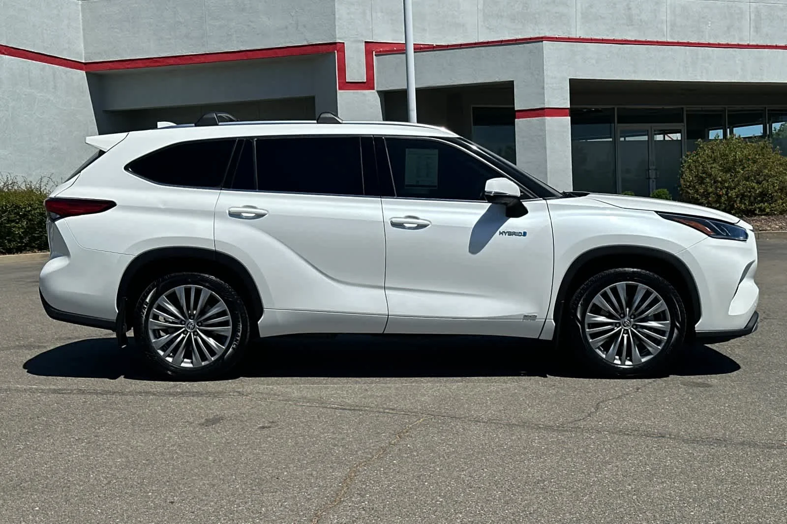 Used 2020 Blizzard Pearl Toyota Hybrid Platinum image 6