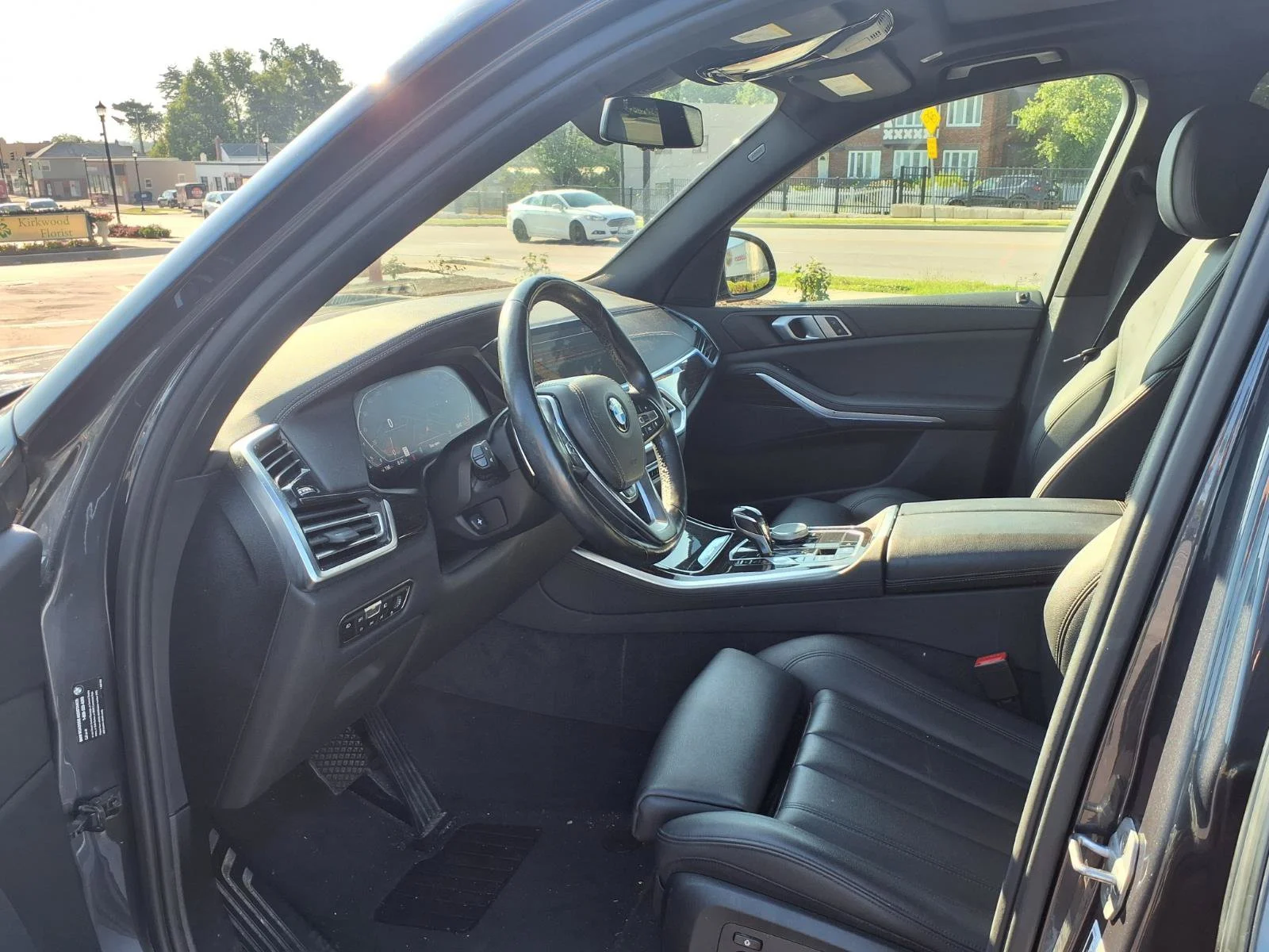 Used 2019 Arctic Gray Metallic BMW xDrive40i image 19