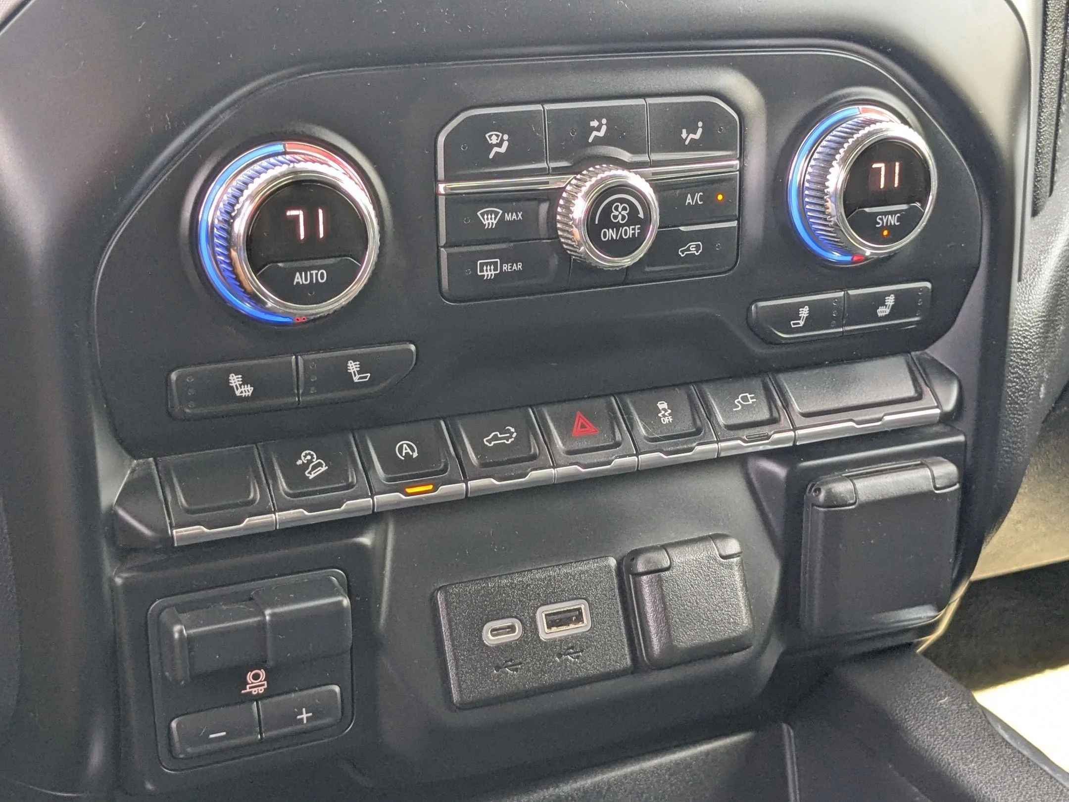 Used 2021 Quicksilver Metallic GMC Elevation image 26