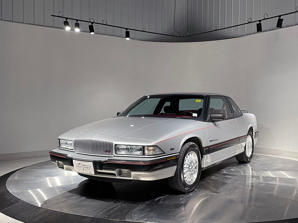 Used 1991  Buick Custom image 2