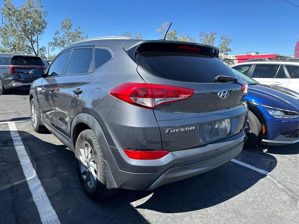 Used 2016 Gray Hyundai SE image 12