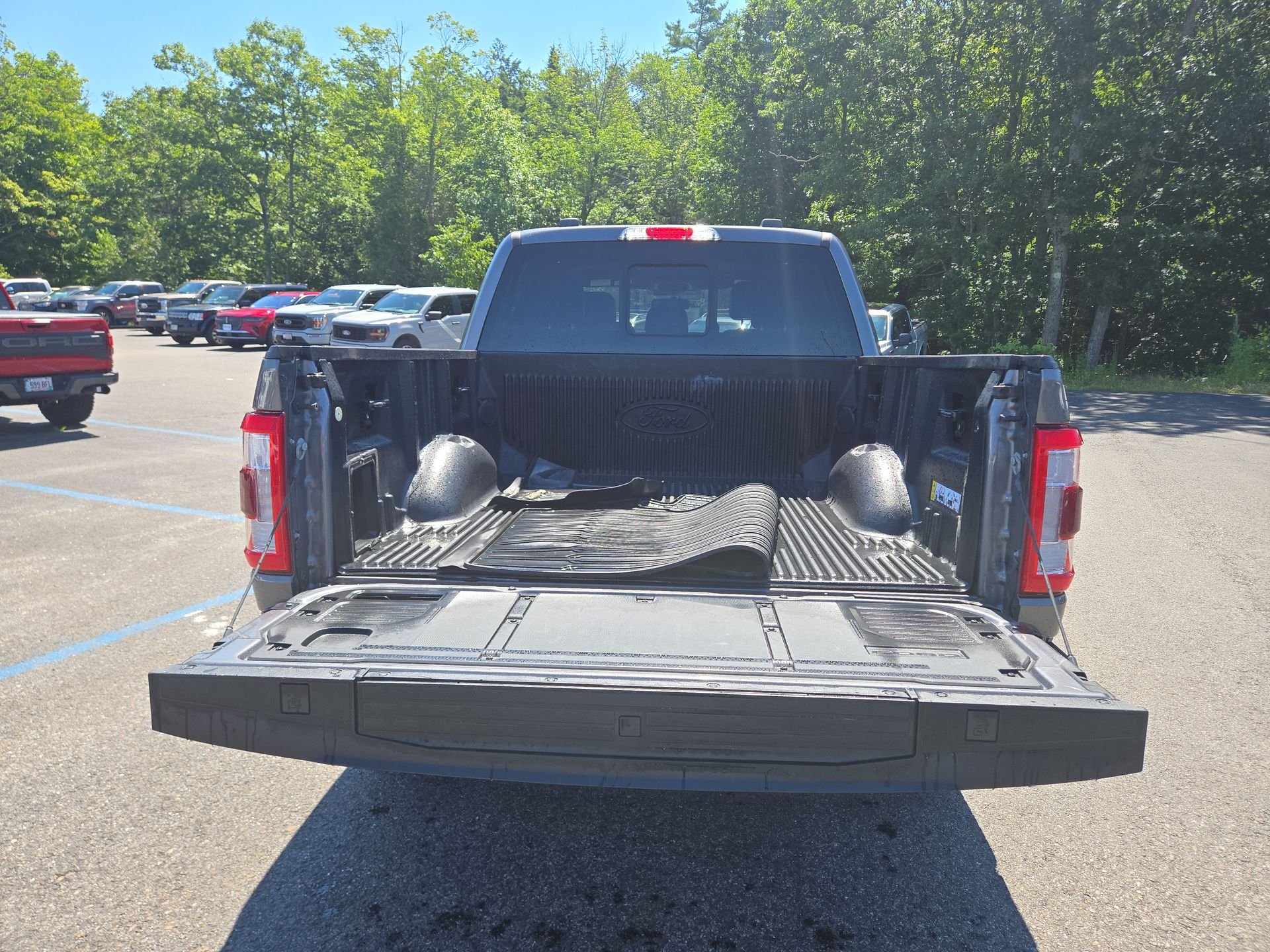 Used 2023 Gray Ford Lariat image 3