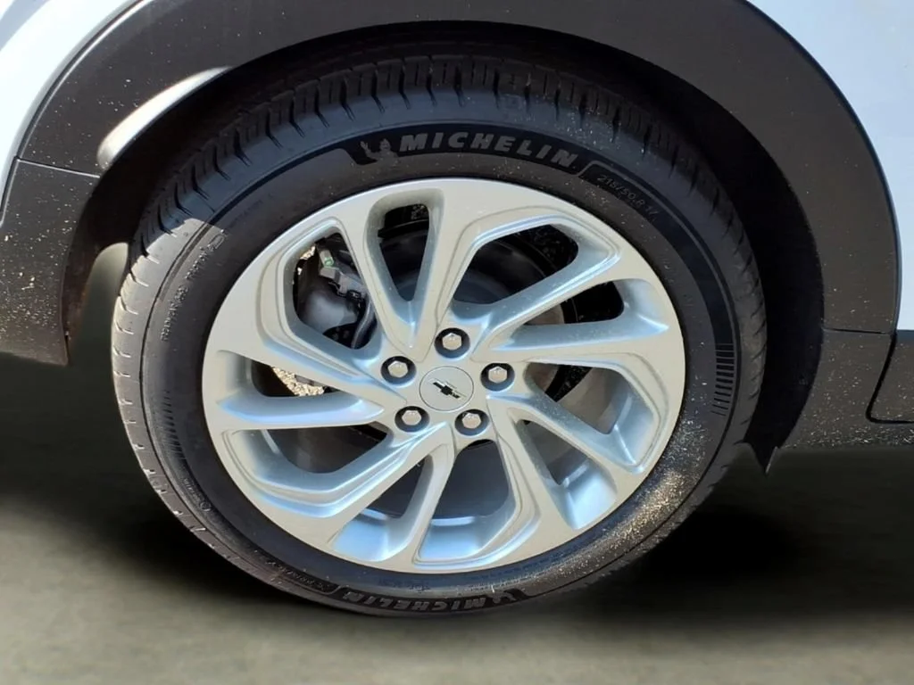 2027 Chevrolet Bolt LT - Photo 33