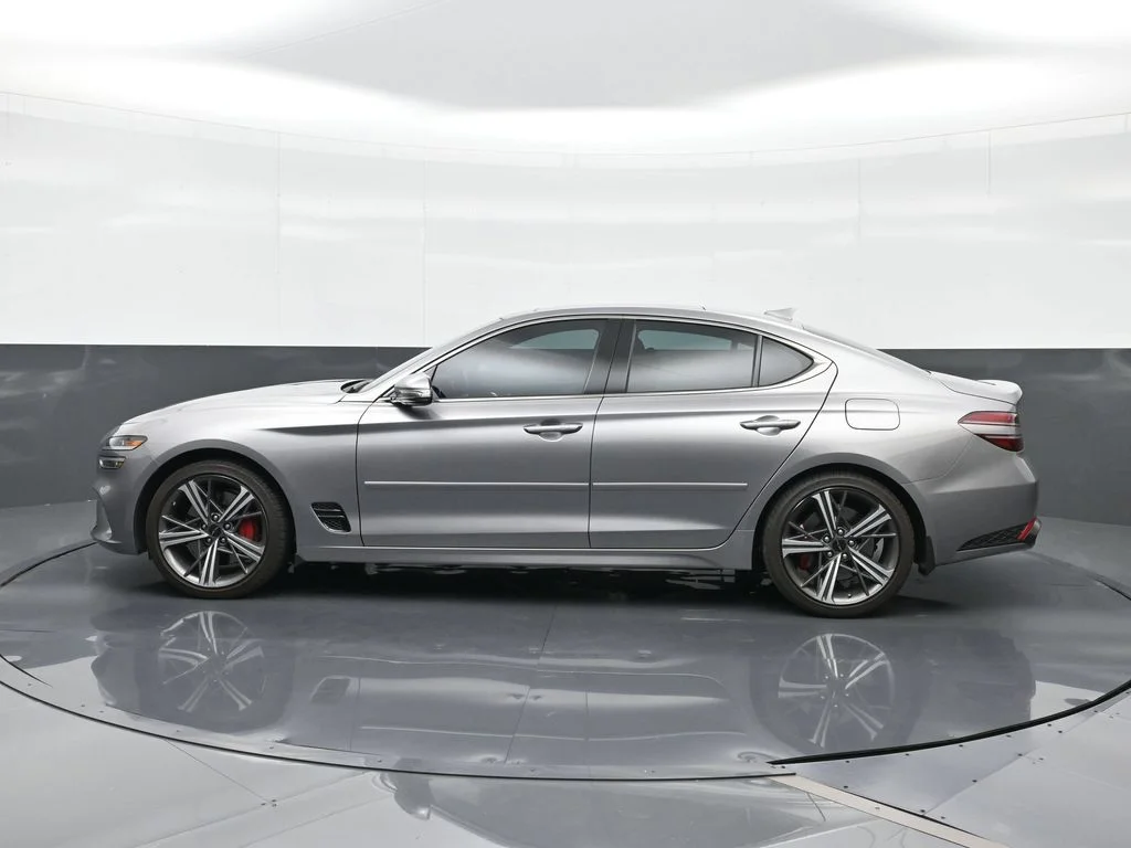 Used 2025 Silver Genesis 2.5T image 3