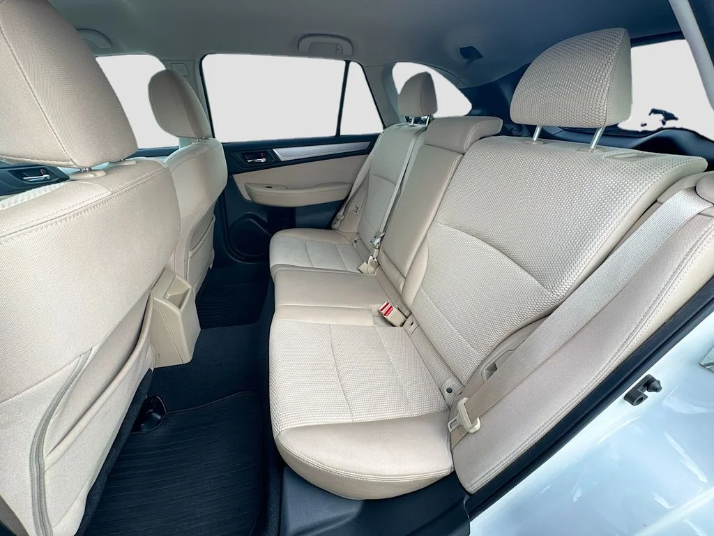 Used 2015 Crystal White Pearl Subaru 2.5i Premium image 19