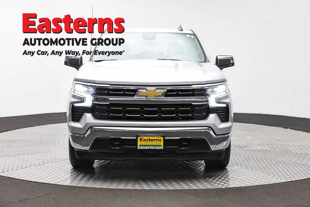 Used 2022 Silver Chevrolet LT image 2