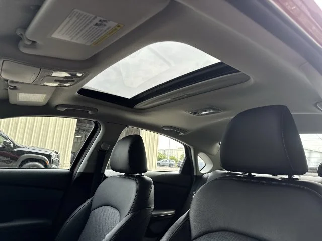 Used 2019 Red Kia EX image 26