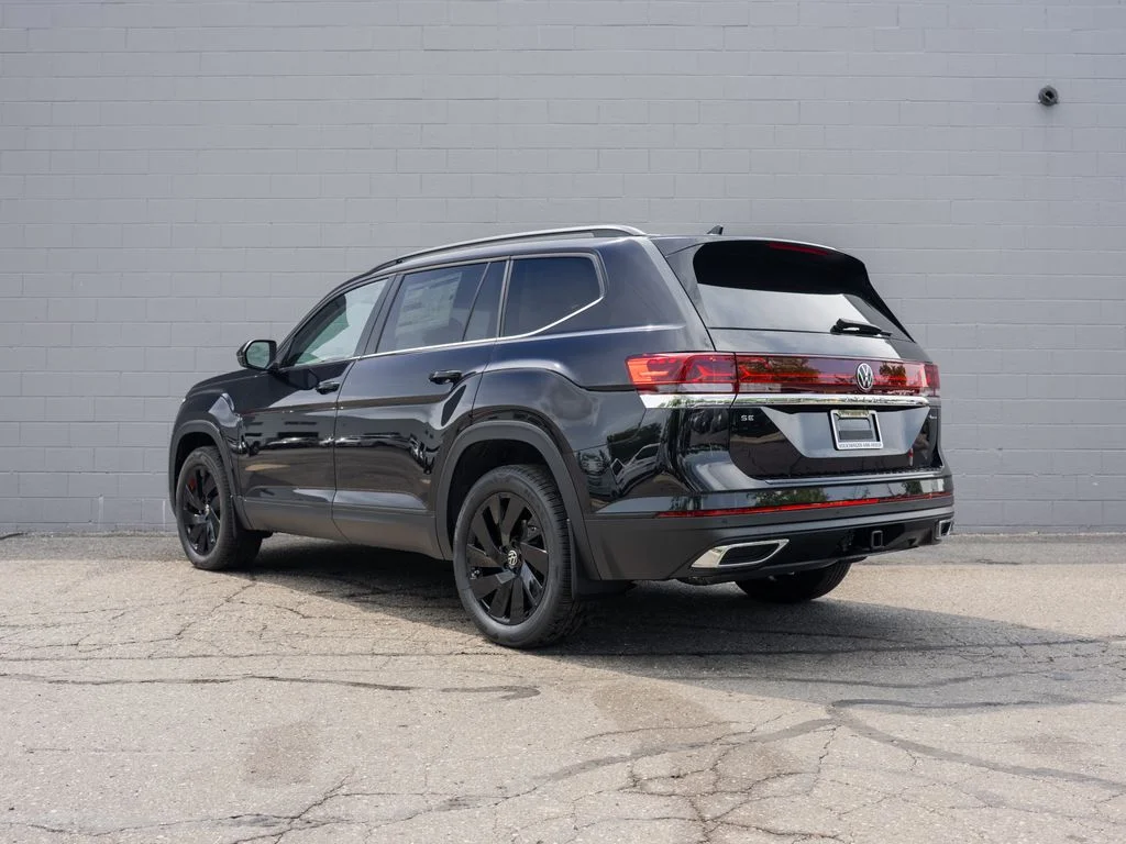 New 2026 Deep Black Pearl Volkswagen 2.0T SE W/TECHNOLOGY image 4