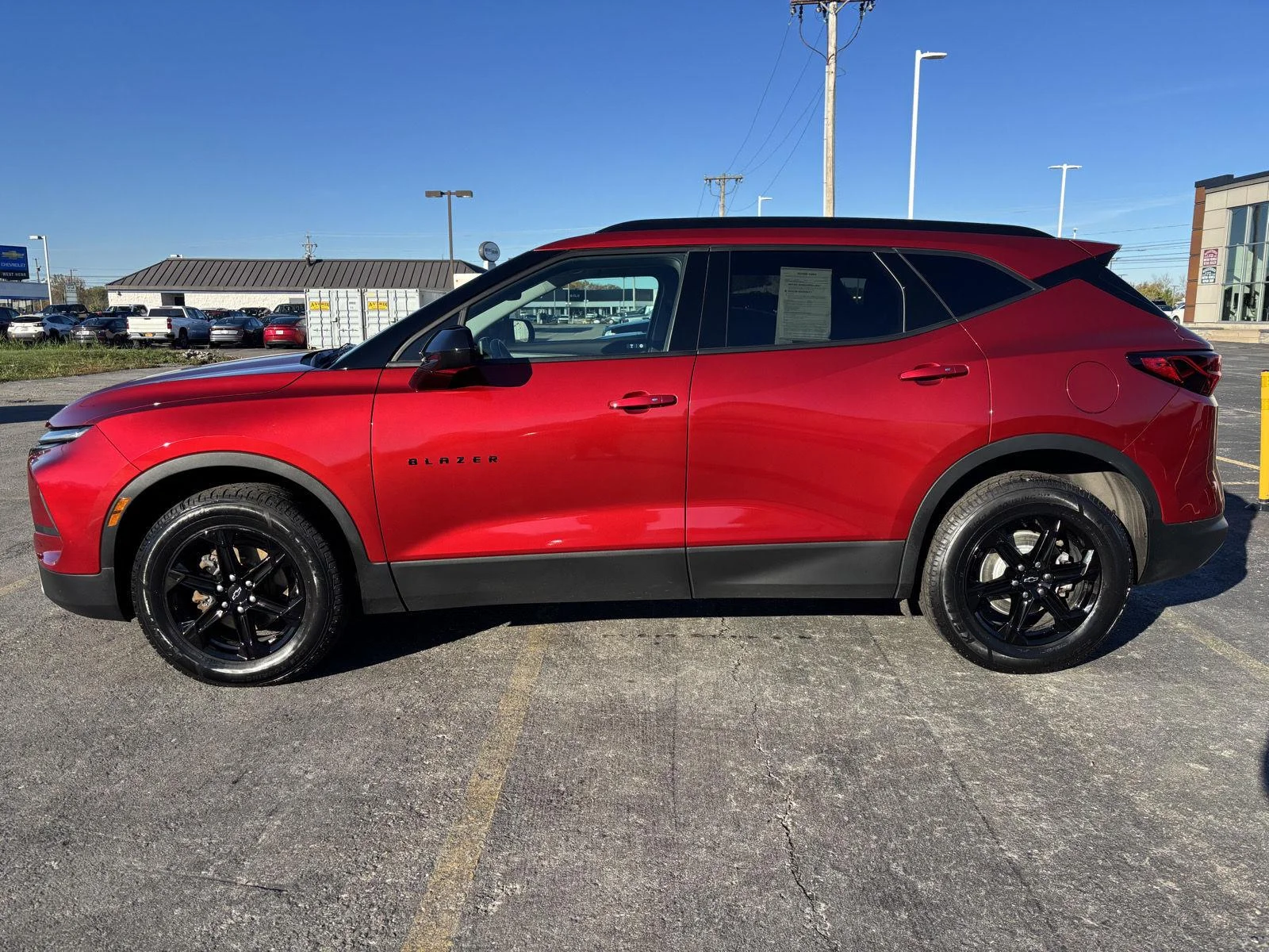 Used 2023 RADIANT RED TINTCOAT Chevrolet LT image 4