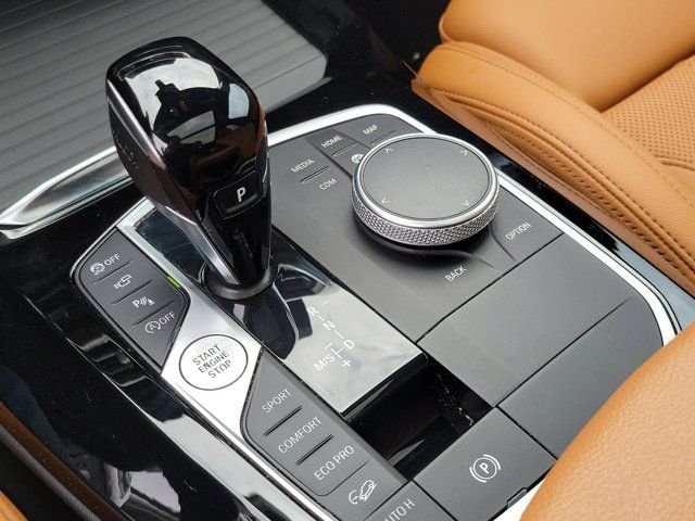 Used 2023 White BMW xDrive30i image 29