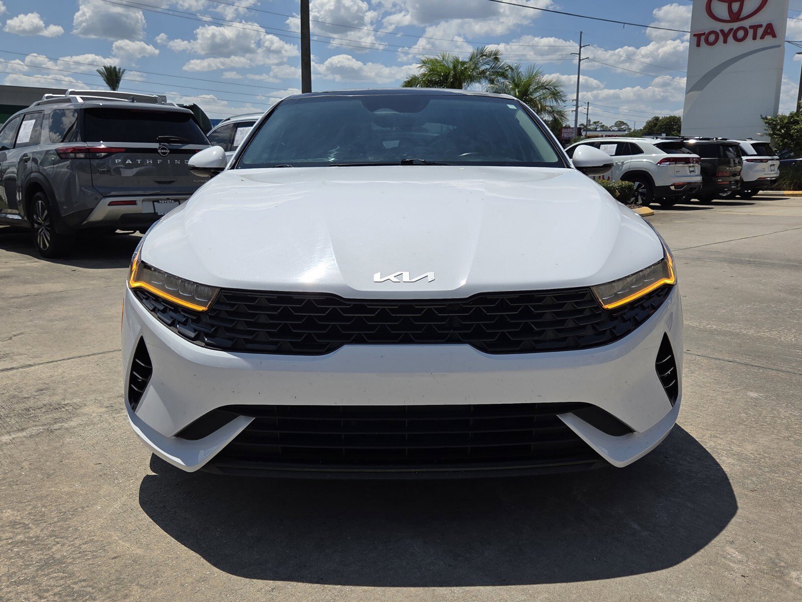 Used 2023 Glacial White Pearl Kia EX image 1