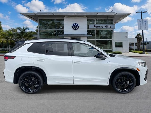 New 2026 White/off-white Volkswagen 2.0T SE R-Line Black image 3