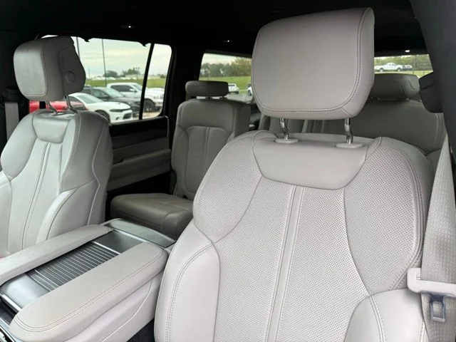 Used 2025 White Jeep Series III image 23