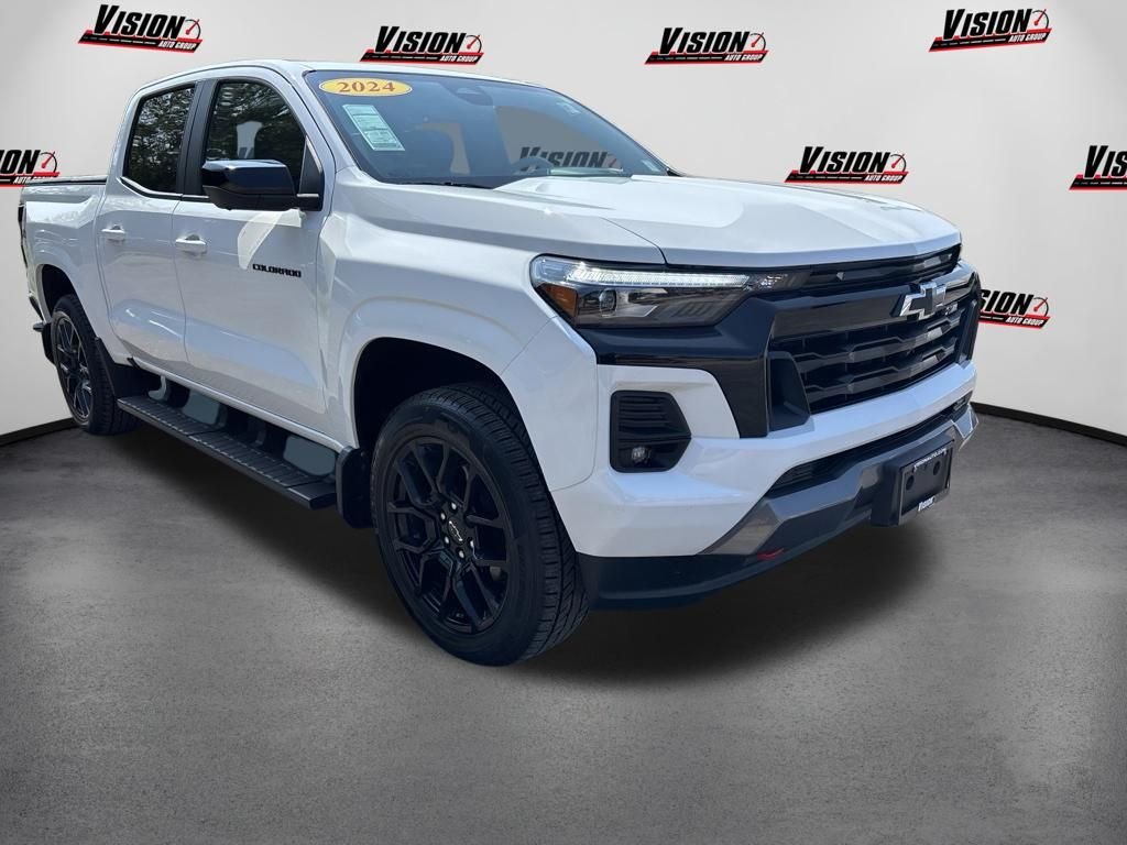 Used 2024 White Chevrolet Z71 image 3