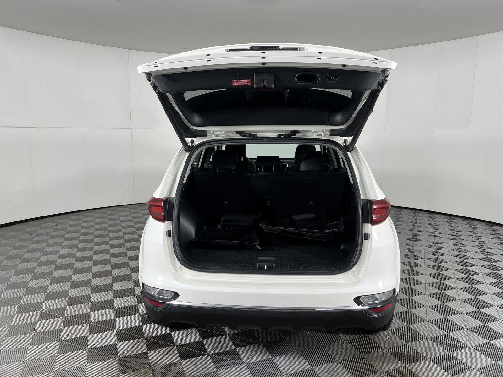 Used 2021 Snow White Pearl Kia EX image 7