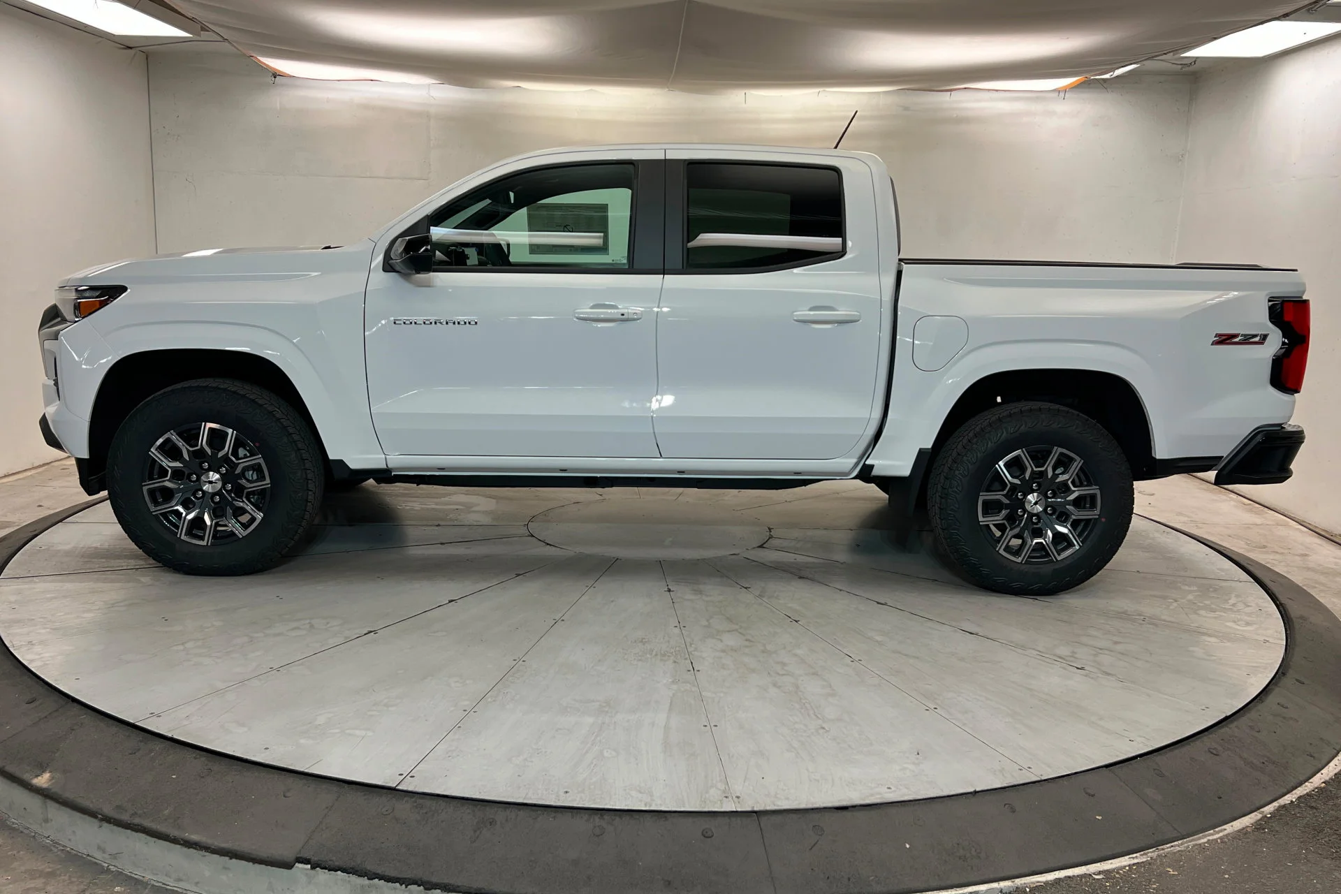 New 2026 Summit White Chevrolet Z71 image 2