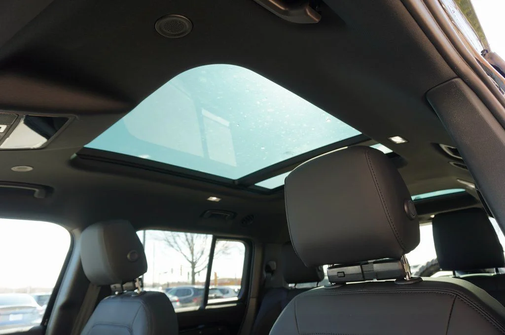 Used 2026 Black Land Rover S image 13
