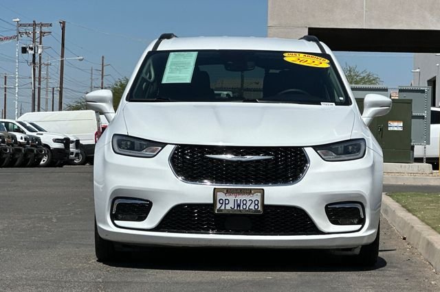 Certified Used 2022 White Chrysler Touring L image 9