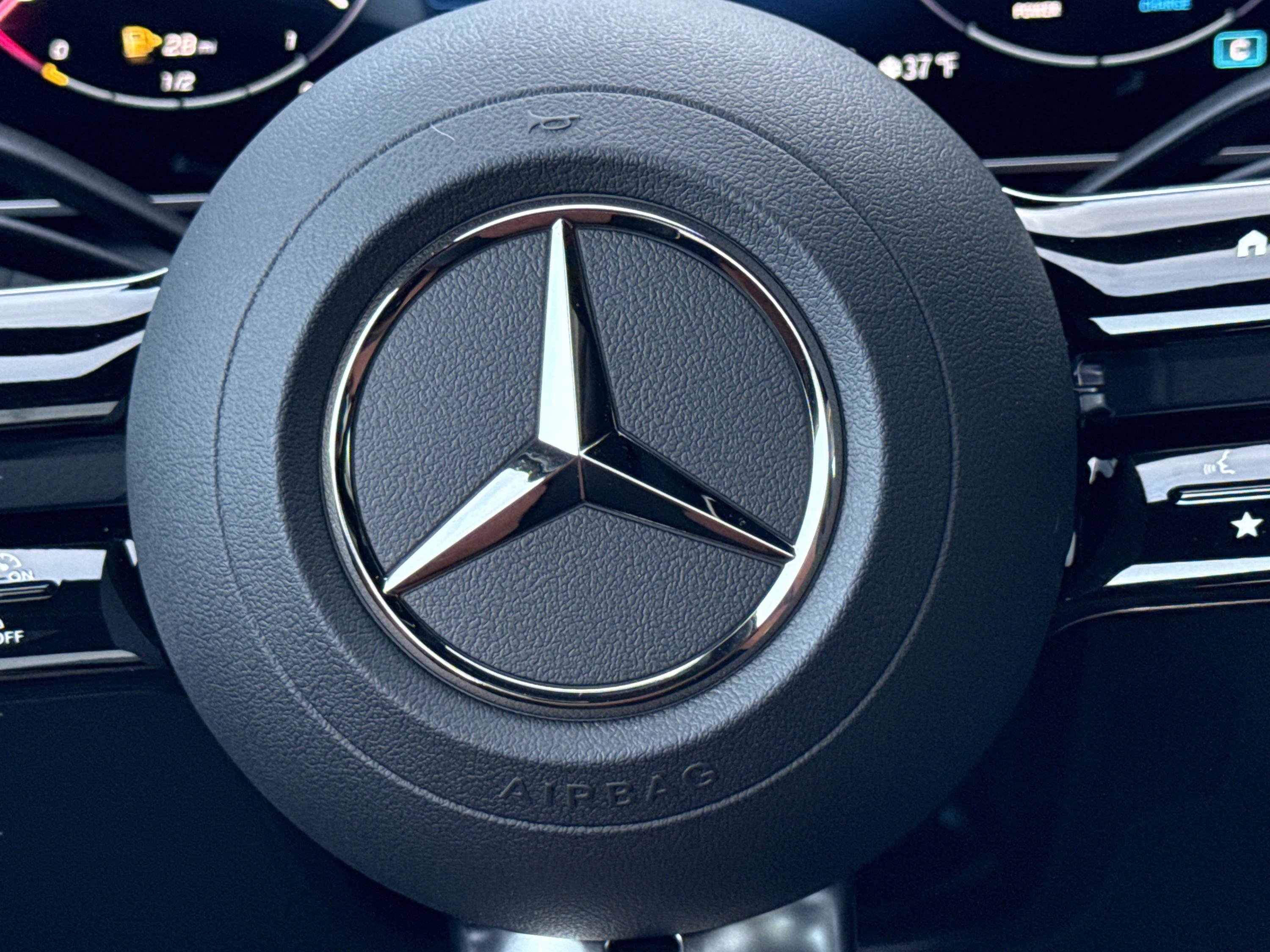 New 2026 Polar White Mercedes-Benz GLC 300 image 24