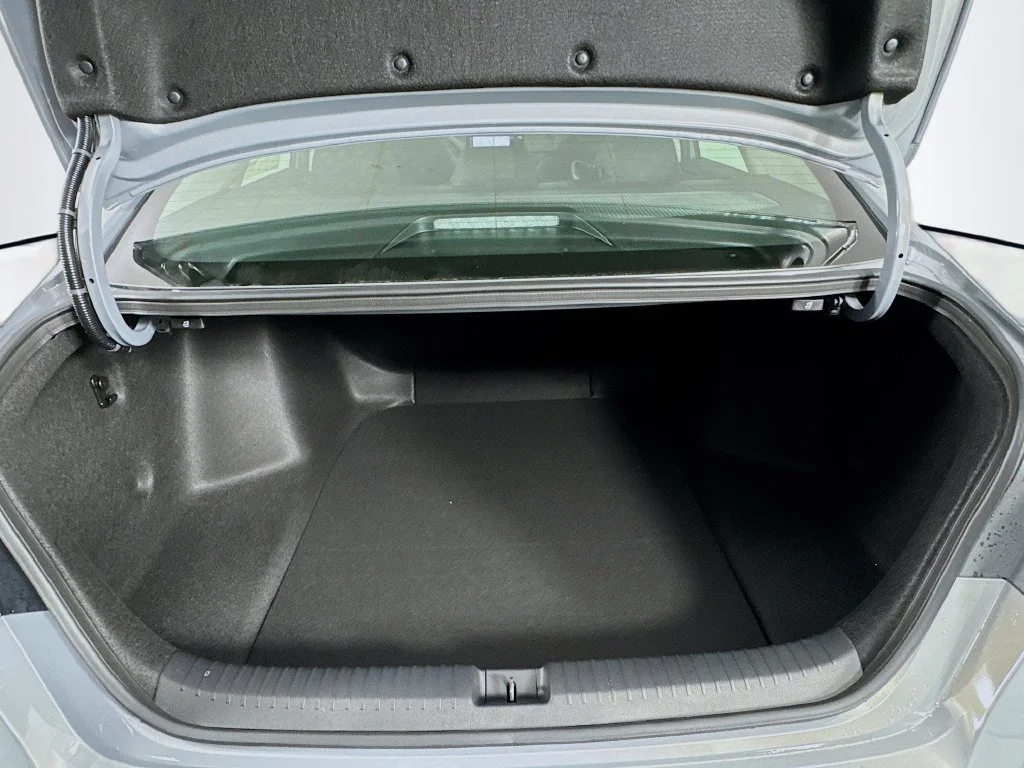 New 2026 Urban Gray Pearl Honda Touring image 9