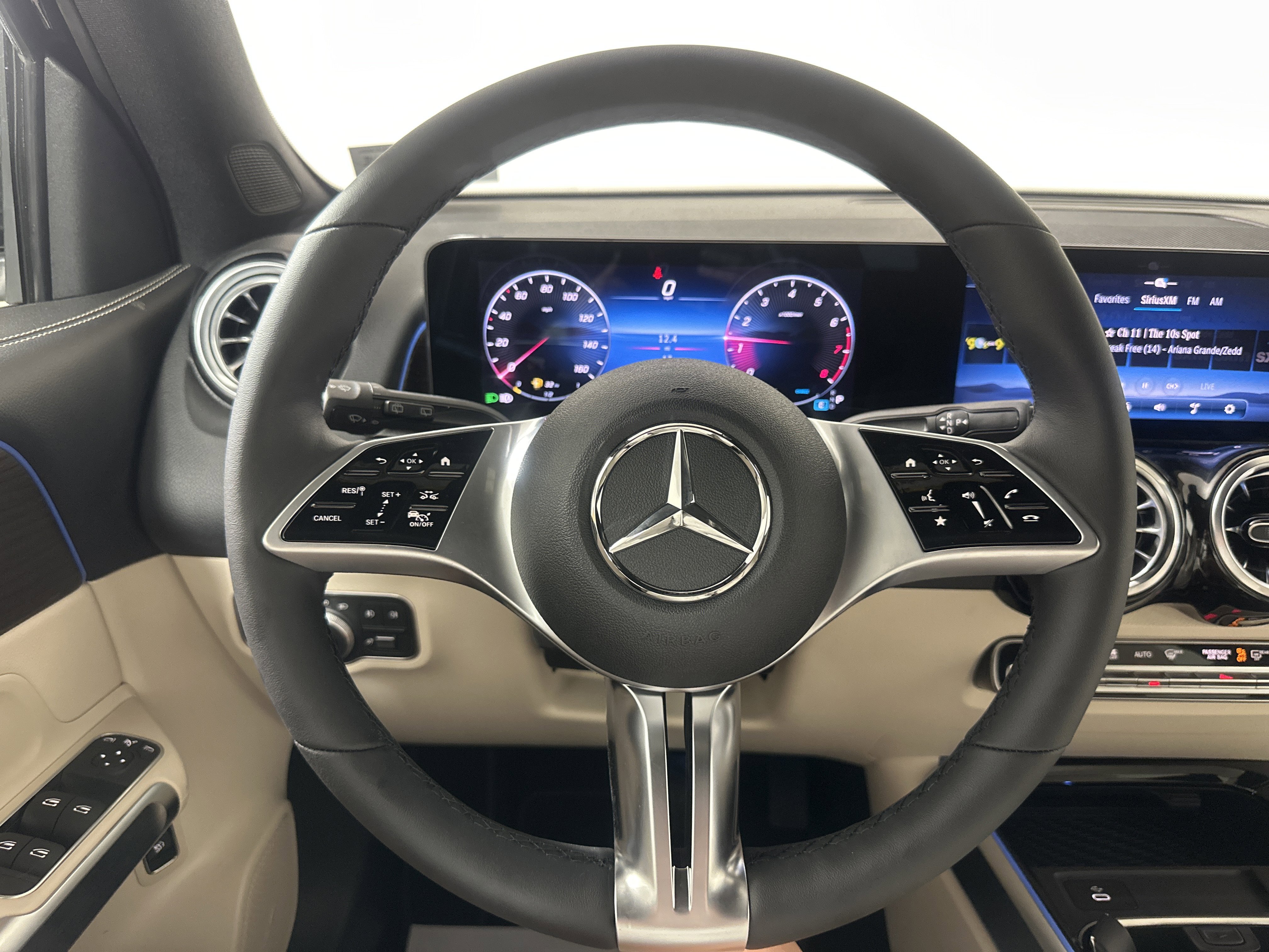 New 2026 Cosmos Black Metallic Mercedes-Benz GLB 250 image 37