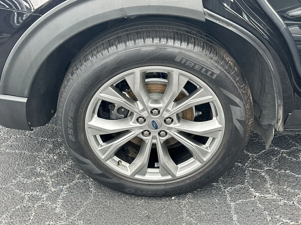 Used 2021 Black Ford Limited image 17