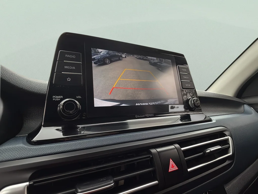 Used 2021 Snow White Pearl Kia S image 9