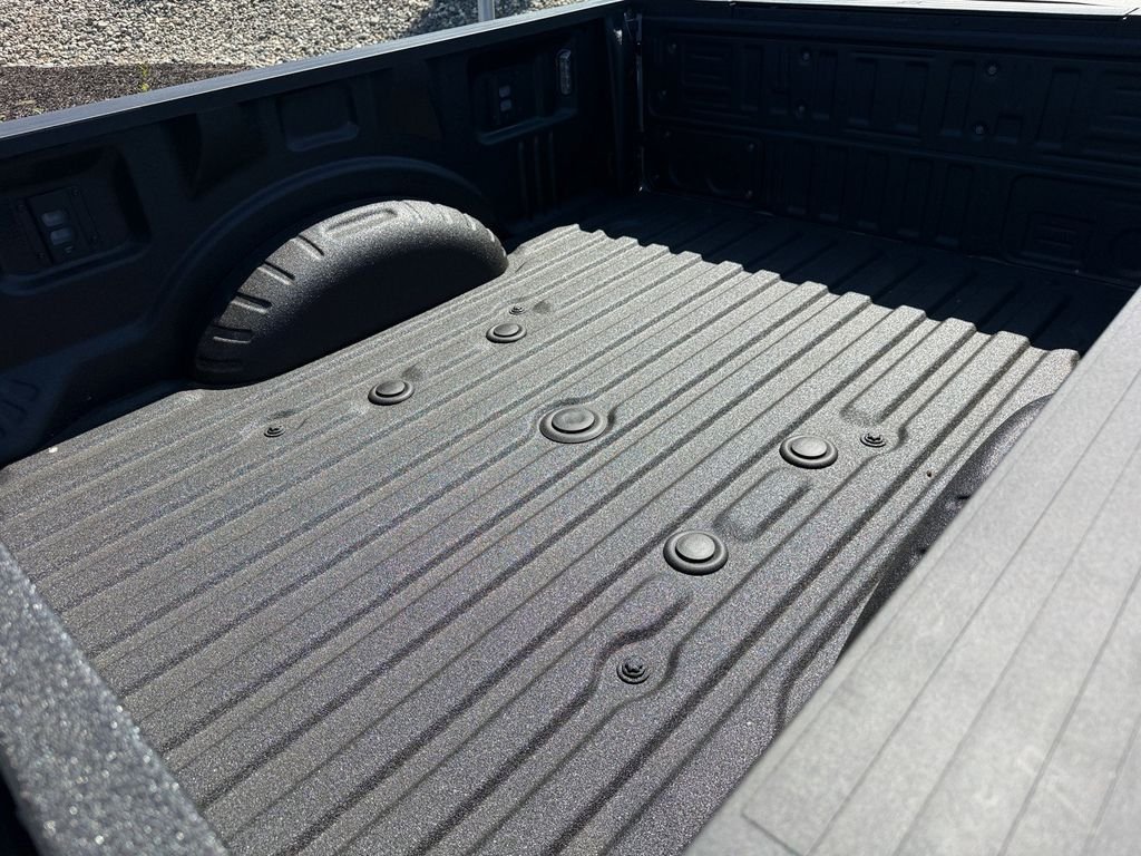 New 2026 Glacier Gray Metallic Tri-Coat Ford F-250® Lariat® image 31