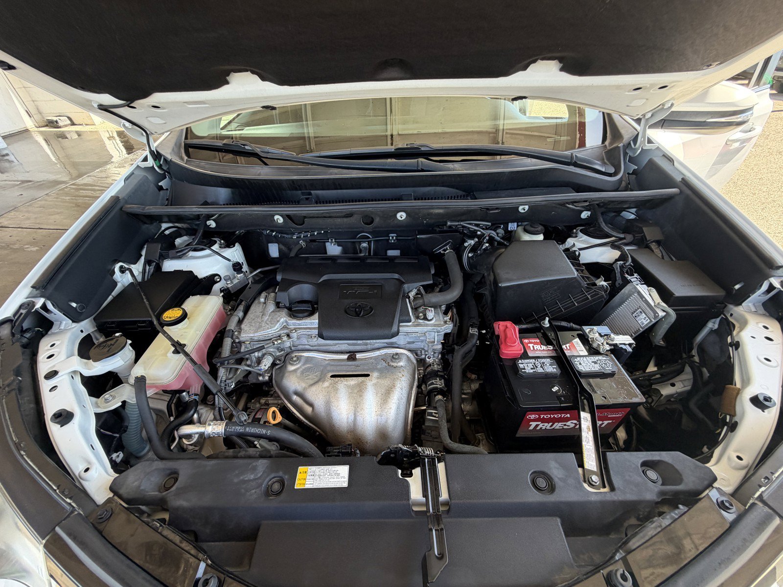 Used 2017 Super White Toyota XLE image 25