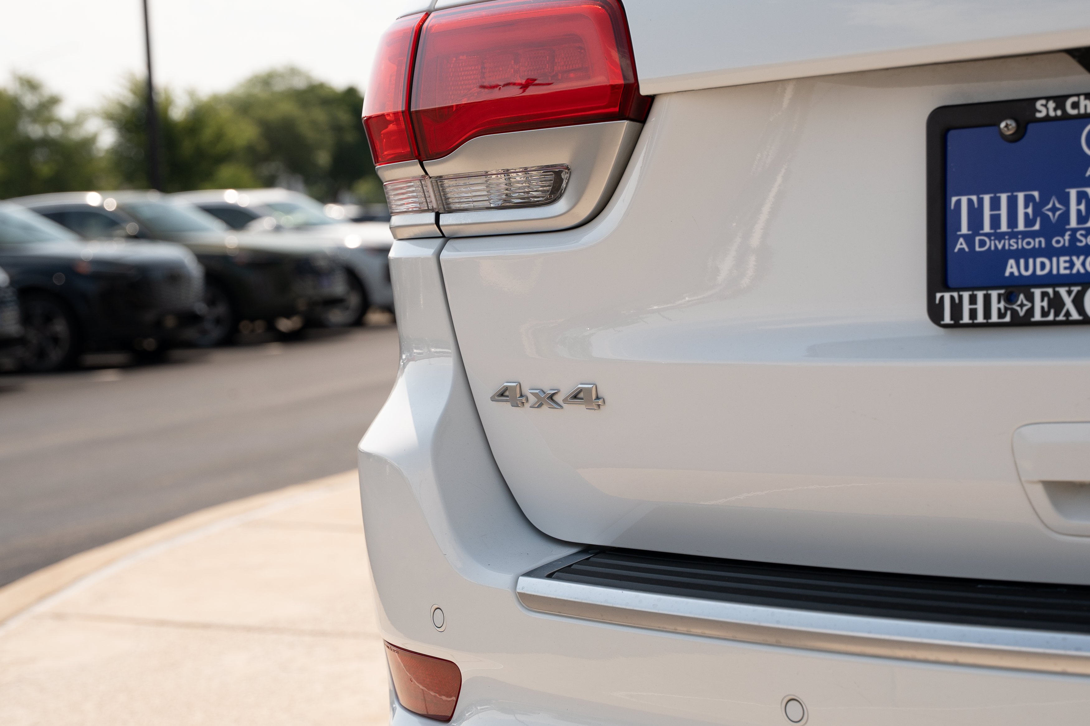 Used 2020 Bright White Clearcoat Jeep Summit image 30