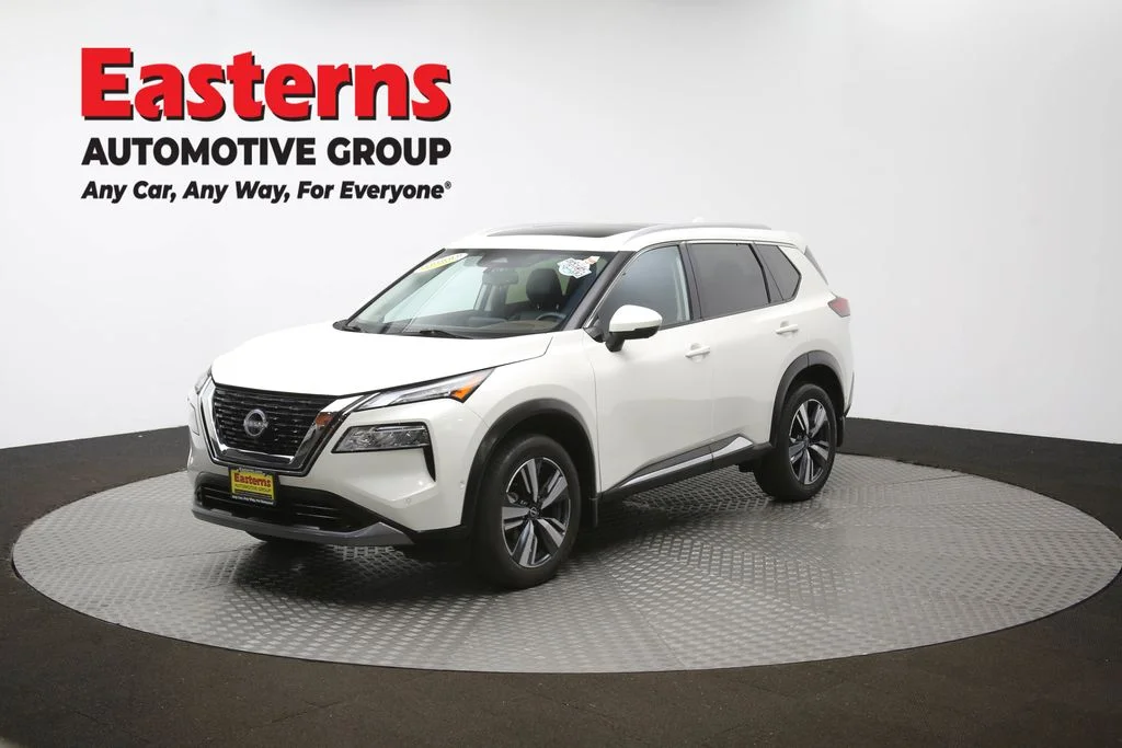 Used 2023 White Nissan SL image 59