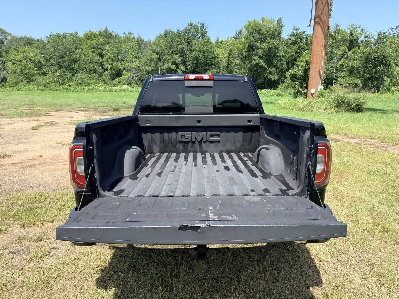 Used 2018 Black GMC SLT 4x2 4dr Crew Cab 5.8 ft. SB image 9