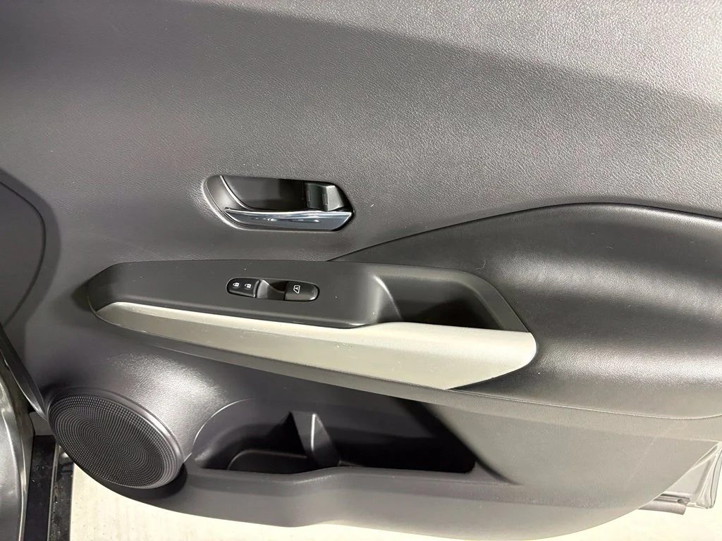 Used 2020 Gray Nissan SR image 15