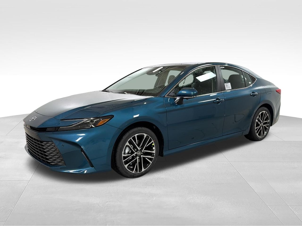 2026 Toyota Camry XLE AWD Hybrid's photo