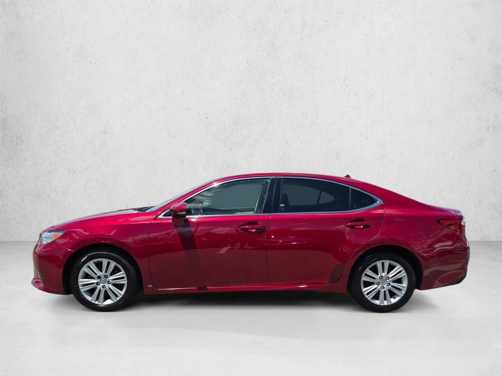 Used 2014 Matador Red Mica Lexus  image 9