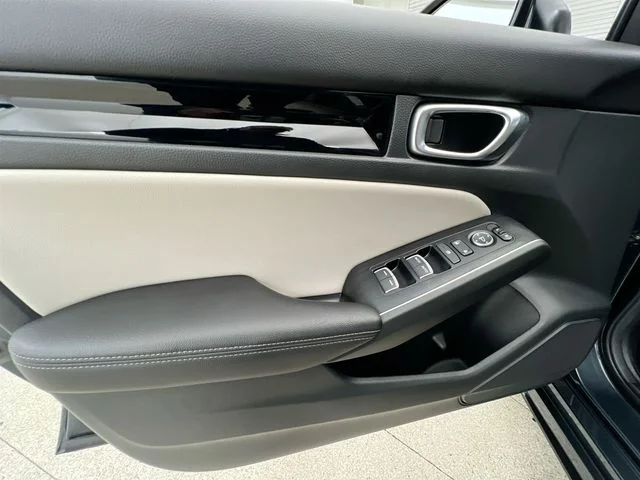 2024 Honda Civic Hatchback Sport Touring - Photo 21