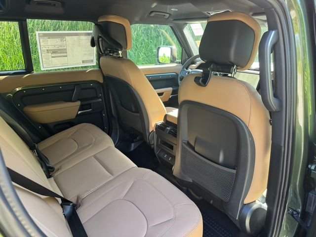 New 2026 Woolstone Green Land Rover X-Dynamic SE image 16