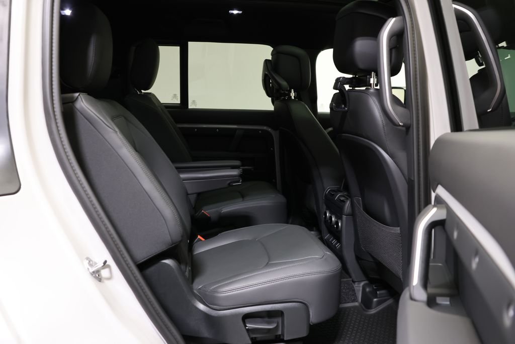 2026 Land Rover Defender X-Dynamic SE - Photo 45