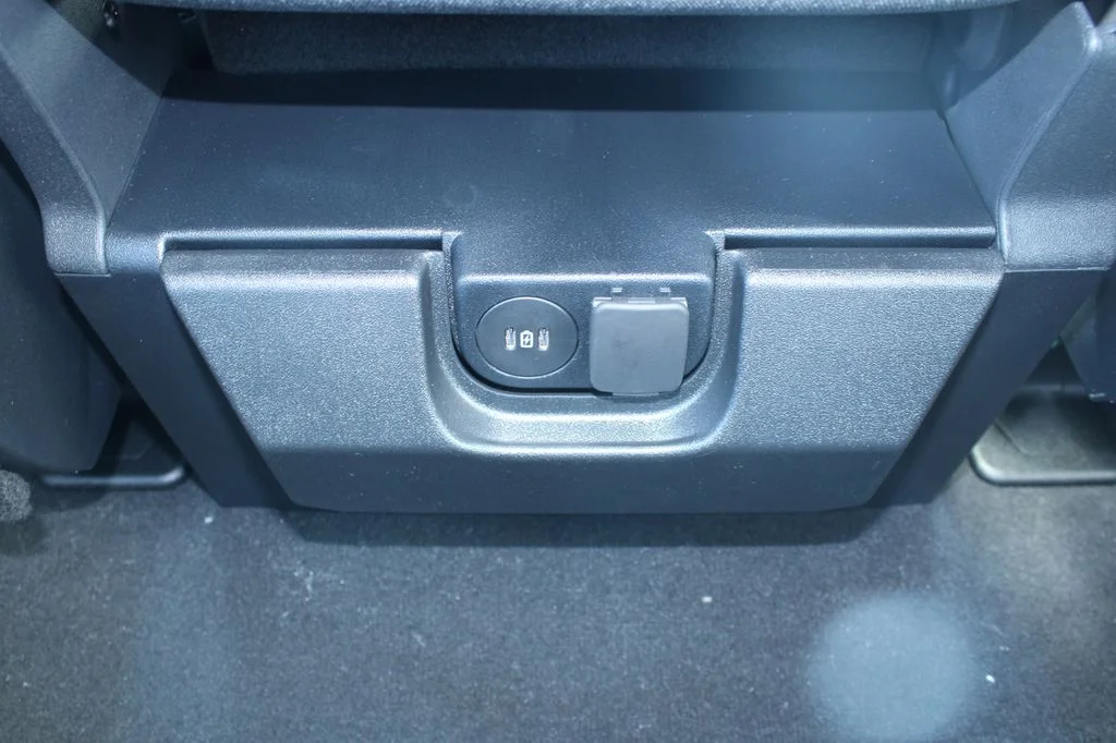 New 2026 Carbonized Gray Metallic Ford F-250® XLT image 25