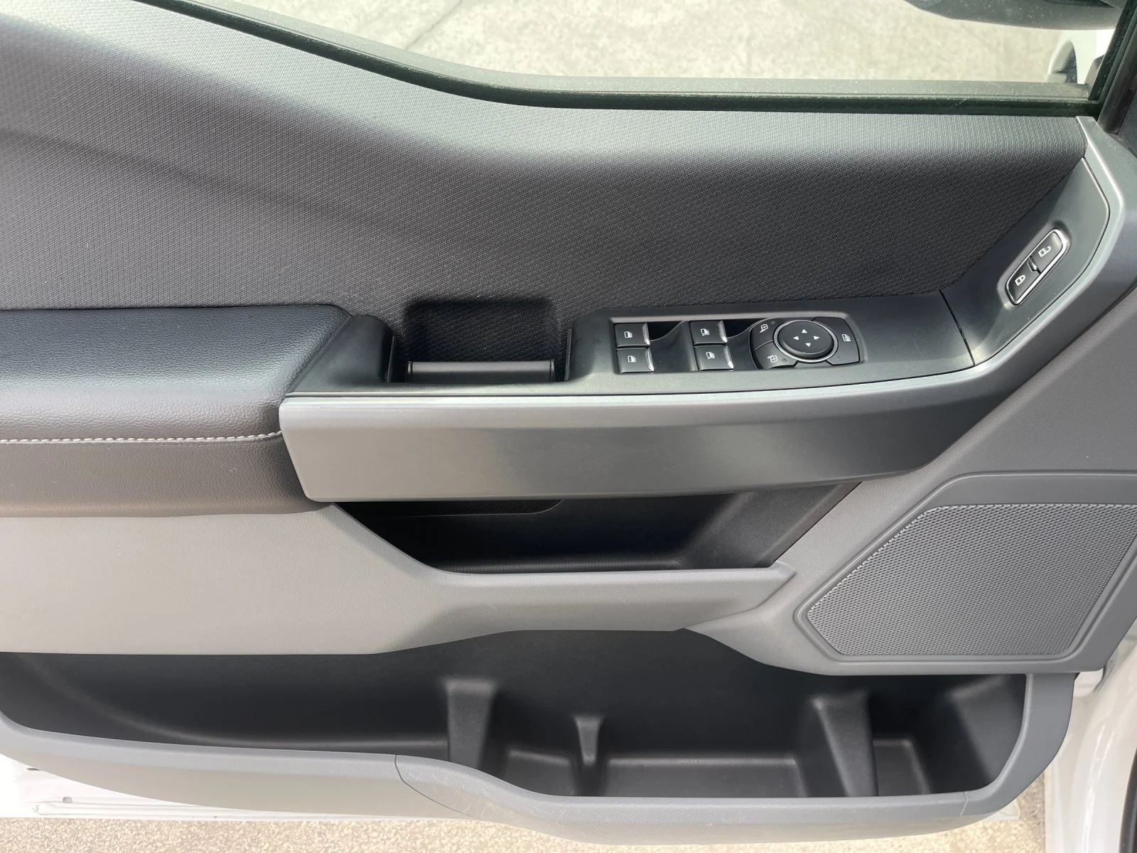 Used 2021 White Ford XLT image 12