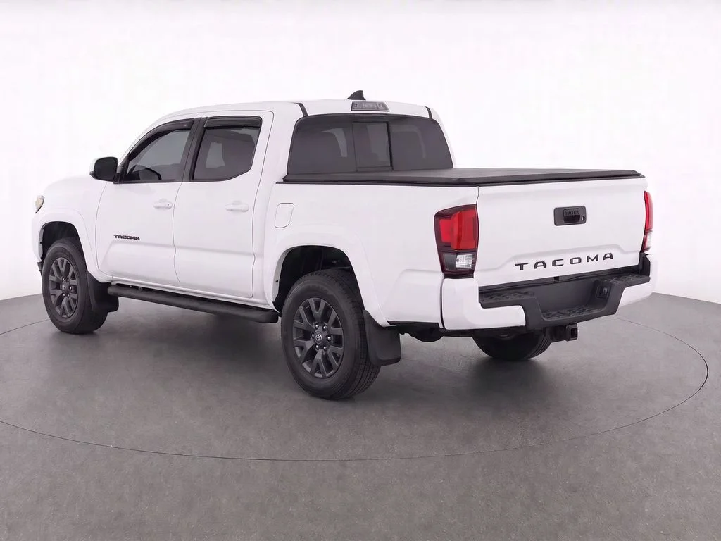 Used 2021 White Toyota SR5 image 4