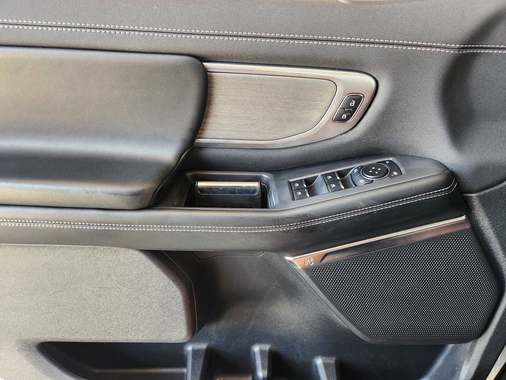 Used 2025 Oxford White Ford Platinum image 23