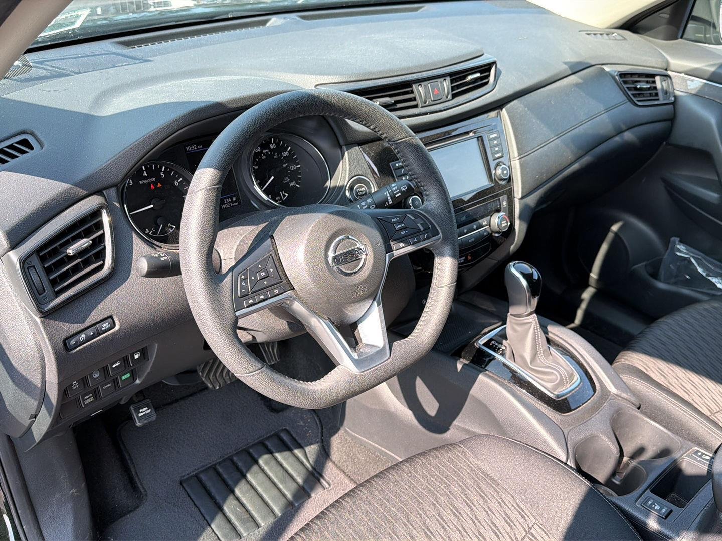Used 2020 Midnight Pine Metallic Nissan SV image 9