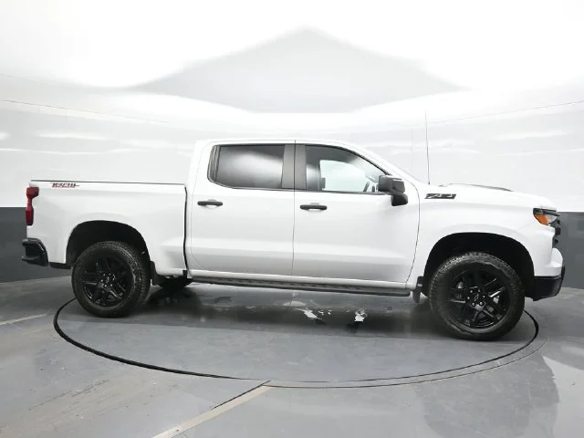 Used 2025 Summit White Chevrolet Custom Trail Boss image 8
