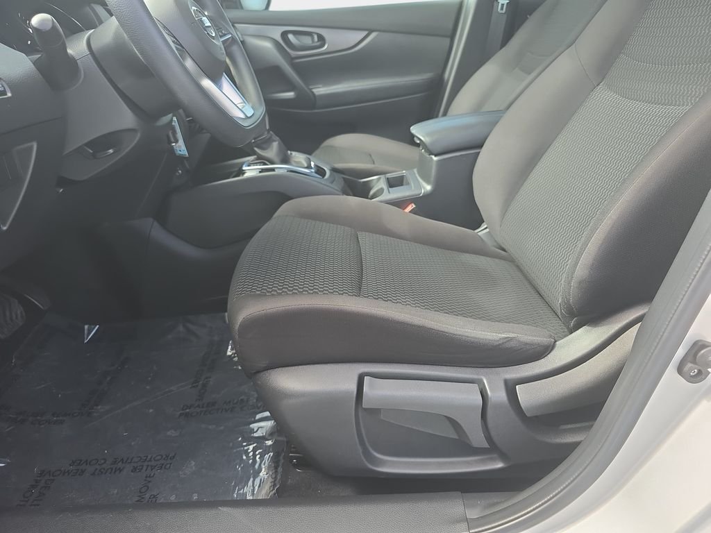 Used 2019 Silver Nissan S image 25