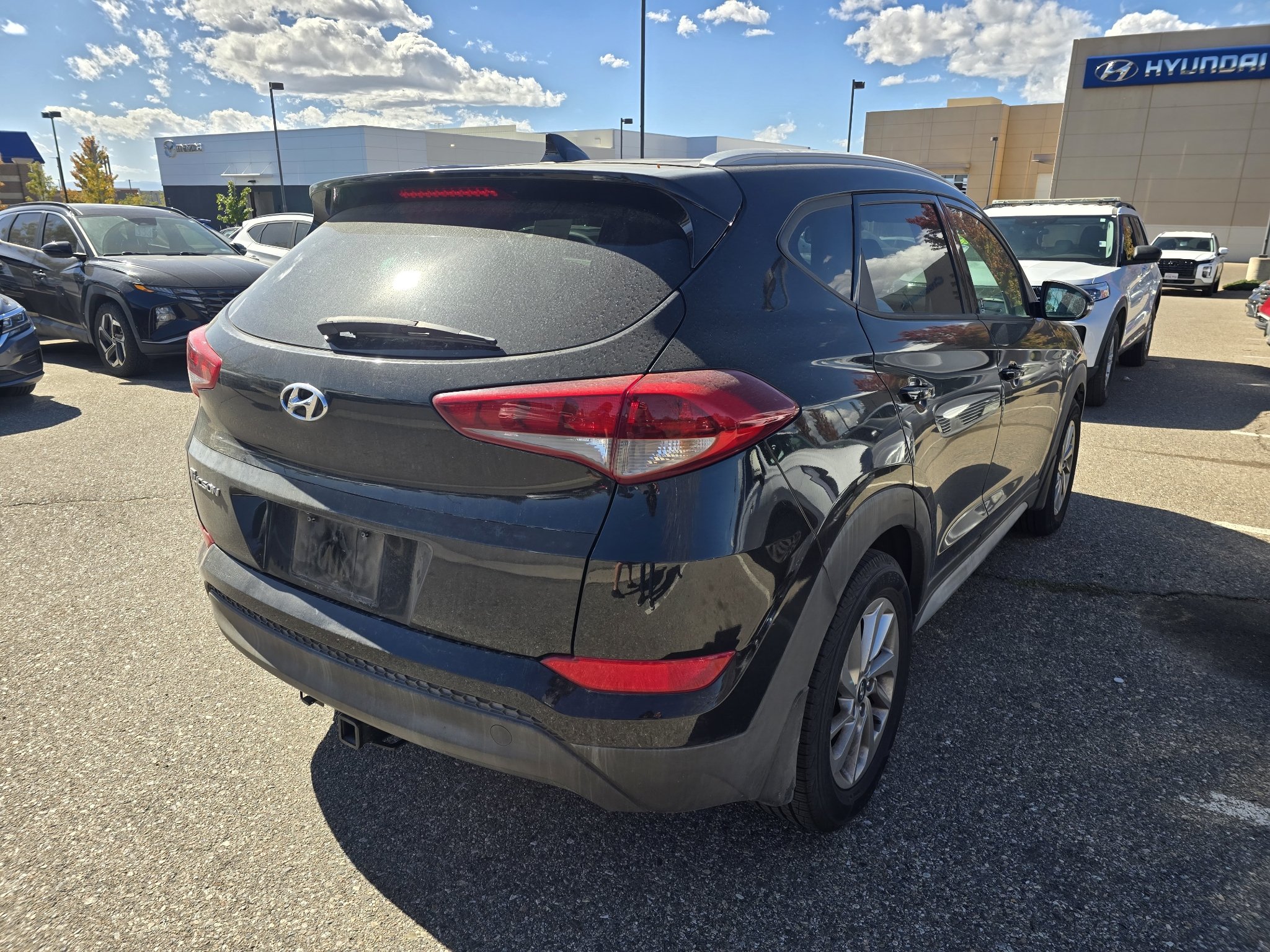 Used 2017 Black Noir Pearl Hyundai SE Plus image 16